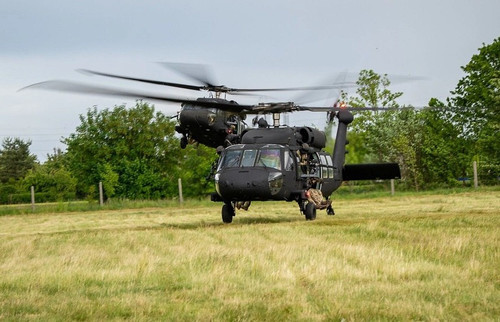 Многоцелевой вертолет S-70i International Black Hawk