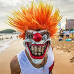 Клоун на пляже