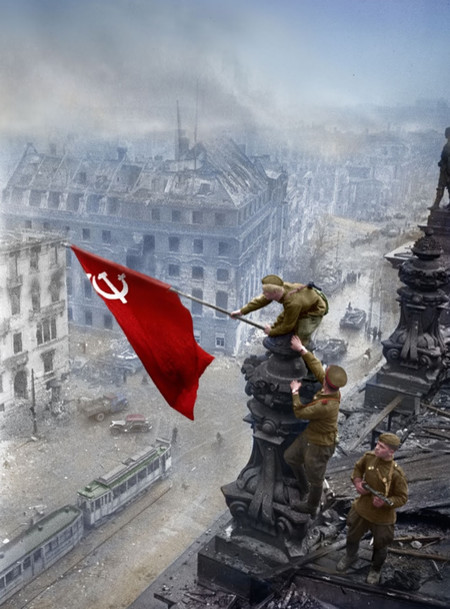 Знамя Победы над Рейхстагом !