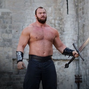 Актёр из «Игры престолов» стал самым сильным мужчиной в мире