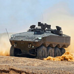 Строевой израильский колесный бронетранспортер Eitan с комплексом акти
