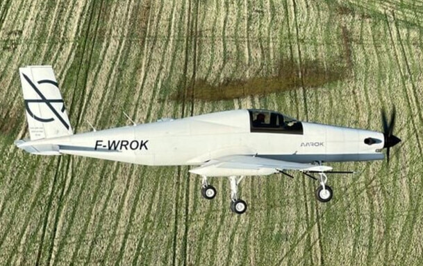 Средневысотный беспилотный летательный аппарат большой продолжительнос Средневысотный беспилотный летательный аппарат большой продолжительнос