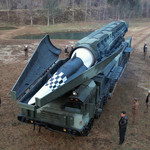 КНДР проводит испытания гиперзвукового оружия...