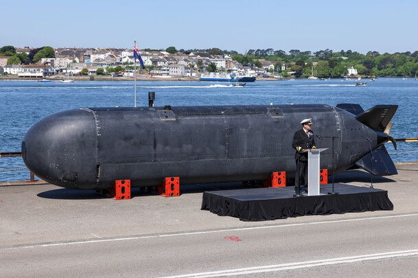 Большой опытовый автономный подводный аппарат Excalibur