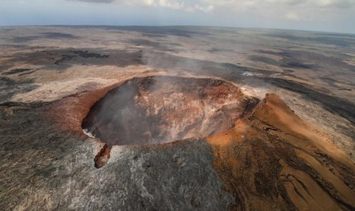 Самый большой действующий вулкан в мире Мауна-Лоа на Гавайях начал изв